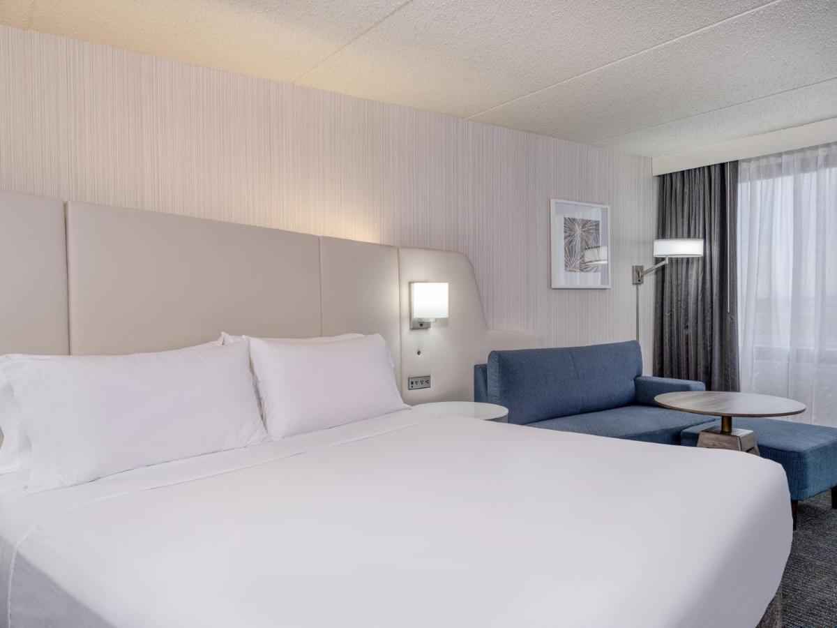 Crowne Plaza Hotel Indianapolis Airport an IHG Hotel - image 6