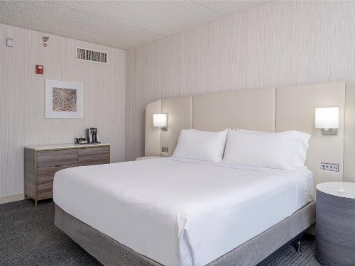 Crowne Plaza Hotel Indianapolis Airport an IHG Hotel - image 7