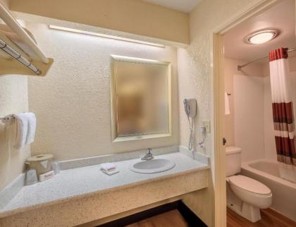 Red Roof Inn Indianapolis South - image 13