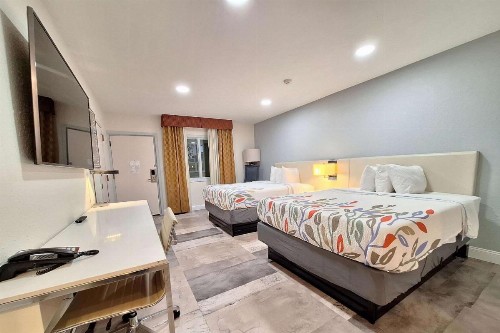 Ramada by Wyndham Indianapolis Speedway - image 30
