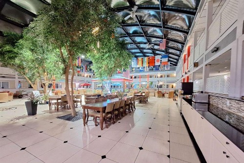 Ramada by Wyndham Indianapolis Speedway - image 35