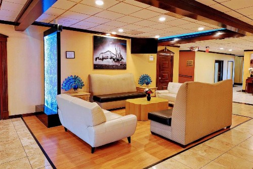 Ramada by Wyndham Indianapolis Speedway - image 36