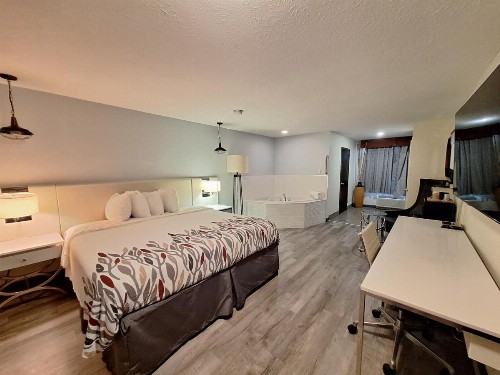 Ramada by Wyndham Indianapolis Speedway - image 39