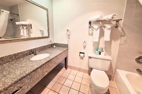 Ramada by Wyndham Indianapolis Speedway - image 5