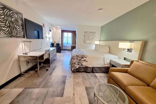 Ramada by Wyndham Indianapolis Speedway - image 7