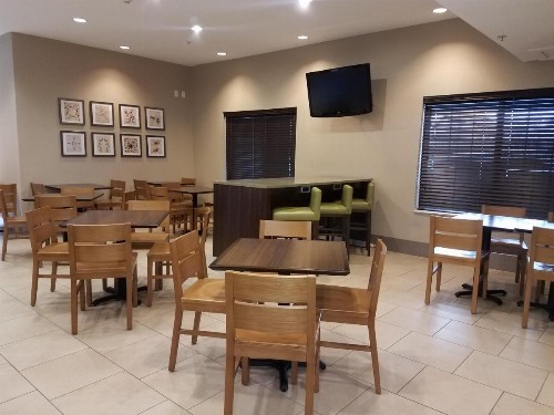 Country Inn & Suites by Radisson Indianapolis Airport South IN - image 12