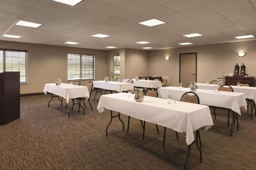 Country Inn & Suites by Radisson Indianapolis Airport South IN - image 17