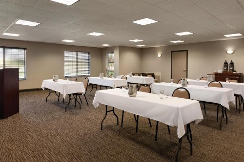 Country Inn & Suites by Radisson Indianapolis Airport South IN - image 23