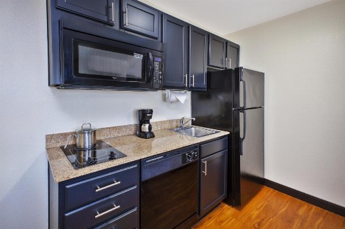 Candlewood Suites Indianapolis Airport an IHG Hotel - image 10