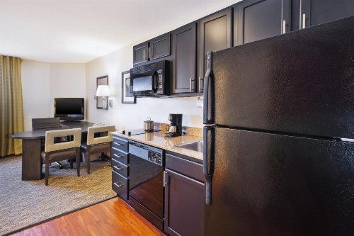Candlewood Suites Indianapolis Airport an IHG Hotel - image 12