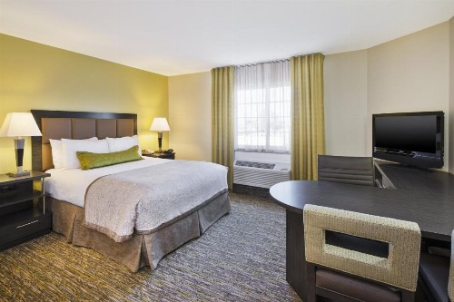 Candlewood Suites Indianapolis Airport an IHG Hotel - image 4