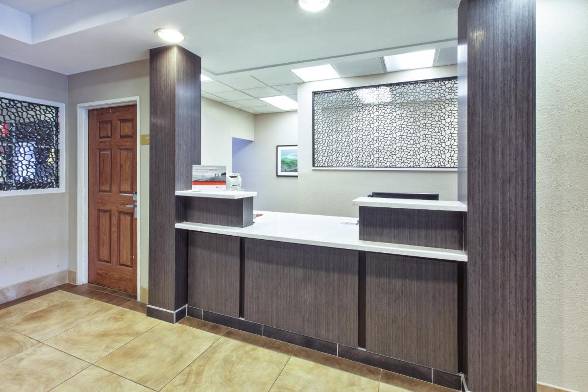 Candlewood Suites Indianapolis Airport an IHG Hotel - image 7