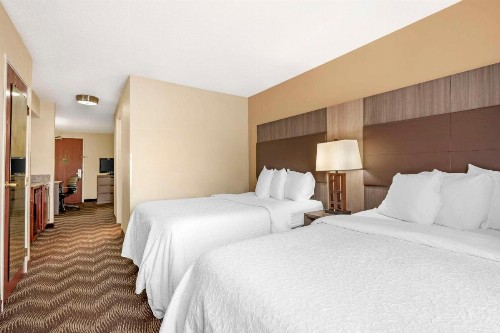 Best Western Airport Suites - image 12