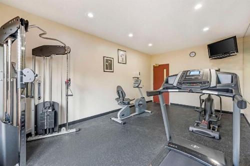 Best Western Airport Suites - image 22
