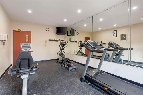Best Western Airport Suites - image 23