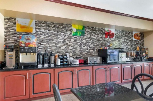 Best Western Airport Suites - image 25