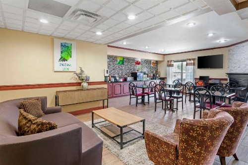 Best Western Airport Suites - image 28