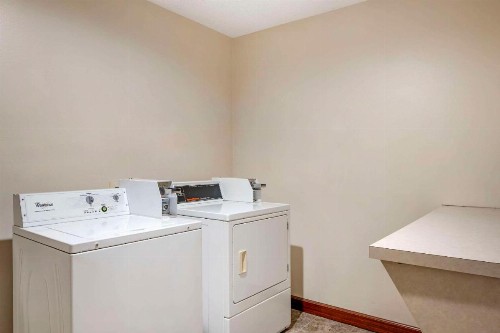 Best Western Airport Suites - image 29