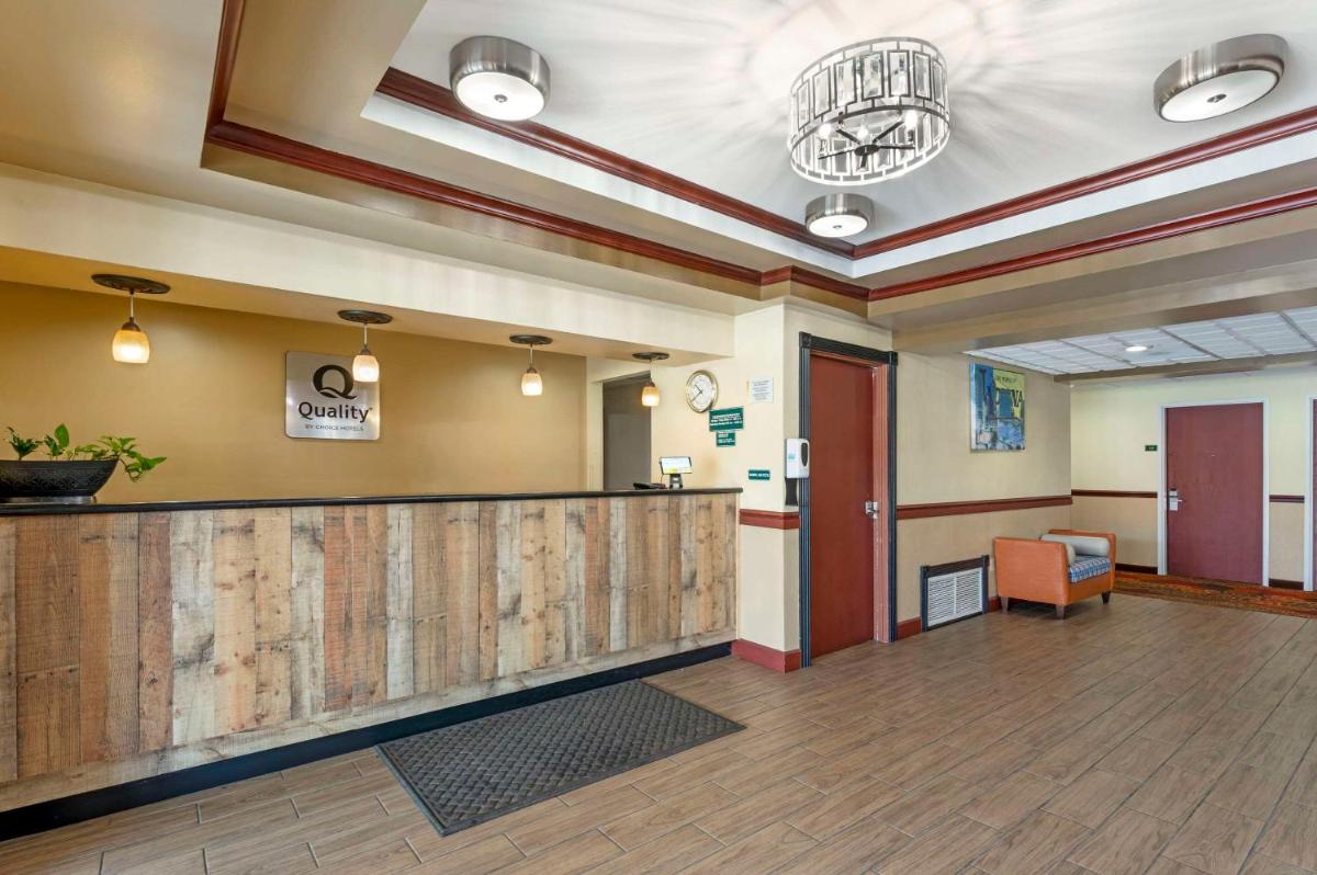 Best Western Airport Suites - image 4