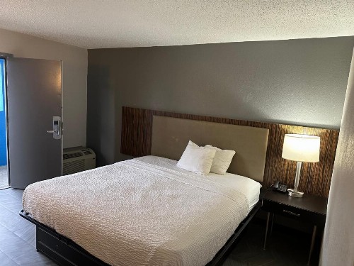Quality Inn Northwest - image 17