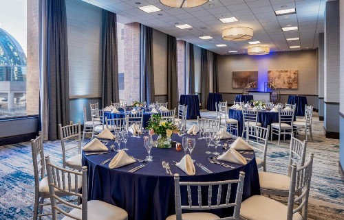 Hyatt Regency Indianapolis at State Capitol - image 37