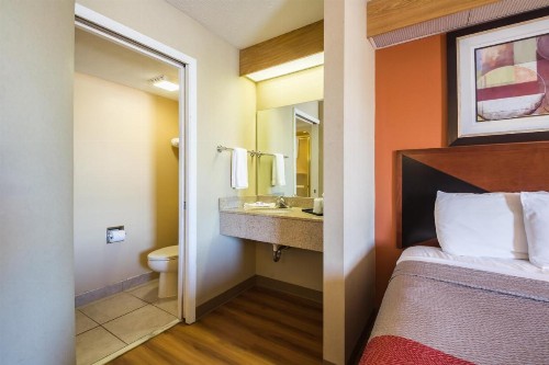 Motel 6-Indianapolis IN - Airport - image 28