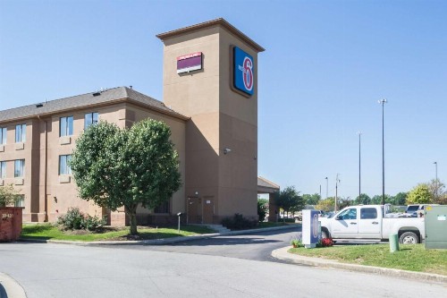 Motel 6-Indianapolis IN - Airport - image 4