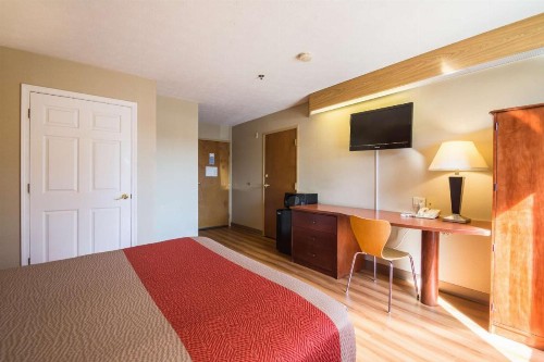 Motel 6-Indianapolis IN - Airport - image 40