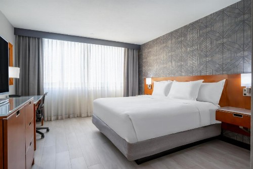 Wyndham Indianapolis West - image 11