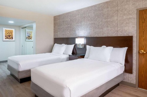Wyndham Indianapolis West - image 41