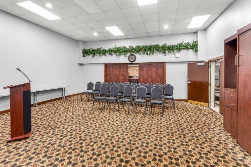Clarion Inn & Suites Northwest - image 34