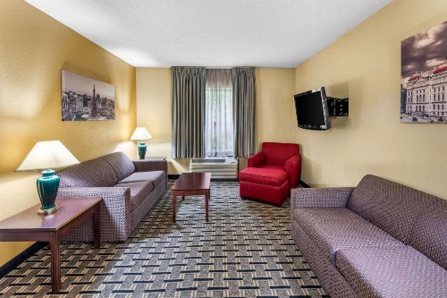 Clarion Inn & Suites Northwest - image 42