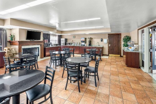 Clarion Inn & Suites Northwest - image 43