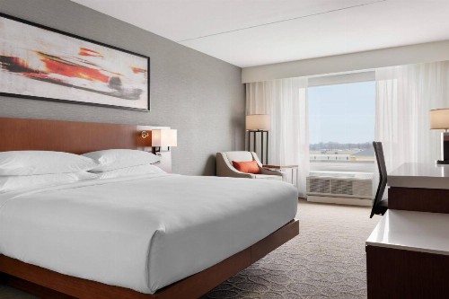 Delta Hotels by Marriott Indianapolis Airport - image 2
