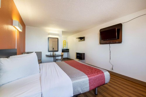 Motel 6-Indianapolis IN - South - image 23