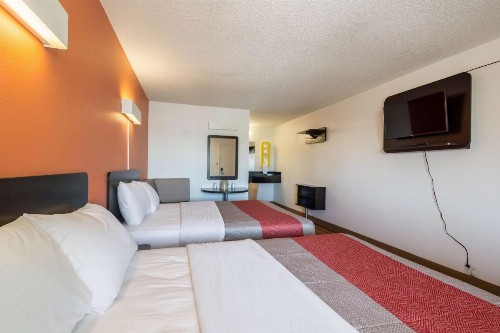 Motel 6-Indianapolis IN - South - image 25