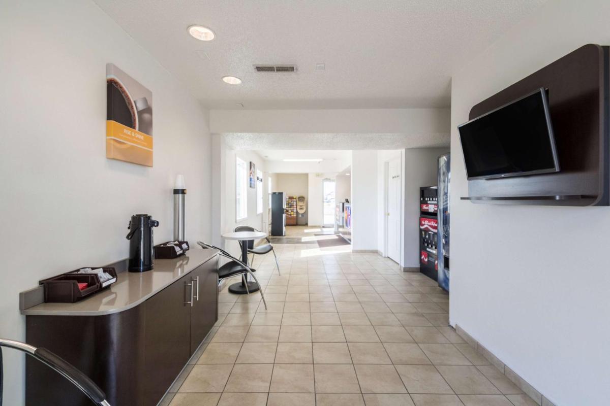 Motel 6-Indianapolis IN - South - image 7