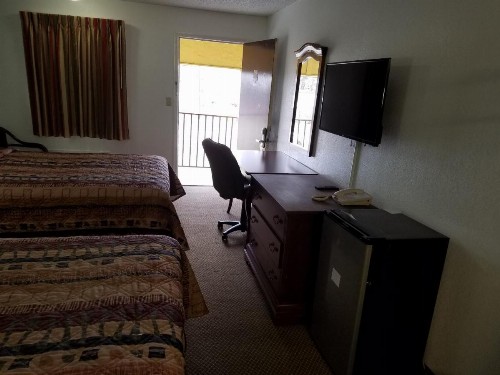 Indy Southwestern Inn-South - image 10