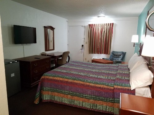 Indy Southwestern Inn-South - image 6
