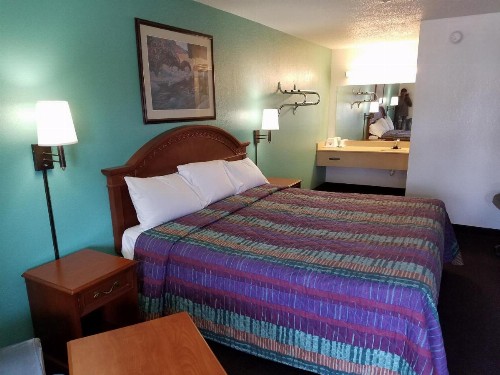 Indy Southwestern Inn-South - image 8