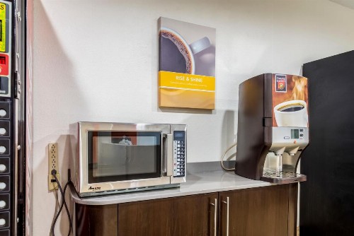 Motel 6 Indianapolis North - image 12
