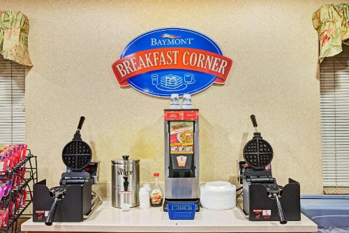 Baymont by Wyndham Indianapolis - image 12