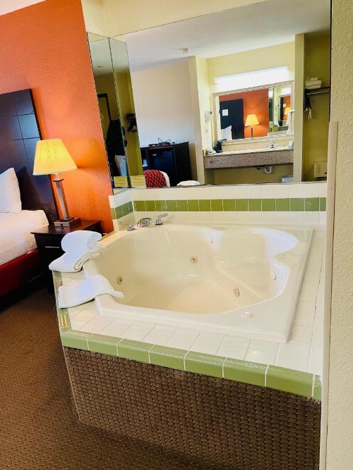 Baymont by Wyndham Indianapolis - image 30