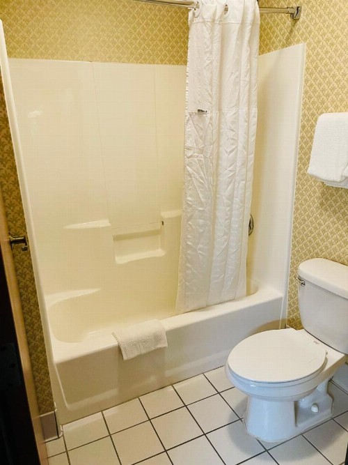 Baymont by Wyndham Indianapolis - image 32