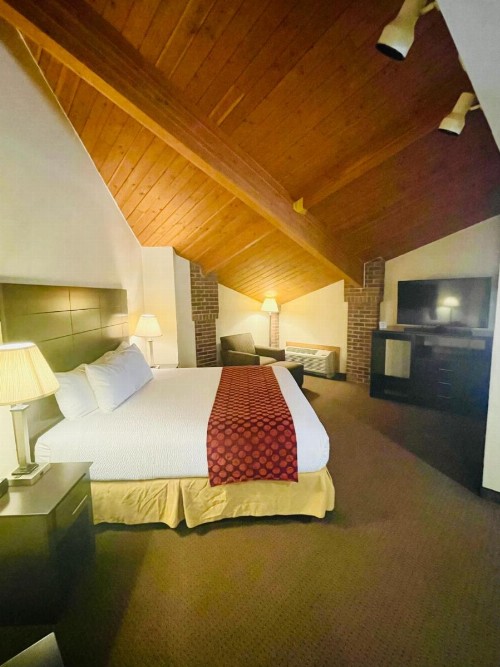 Baymont by Wyndham Indianapolis - image 33