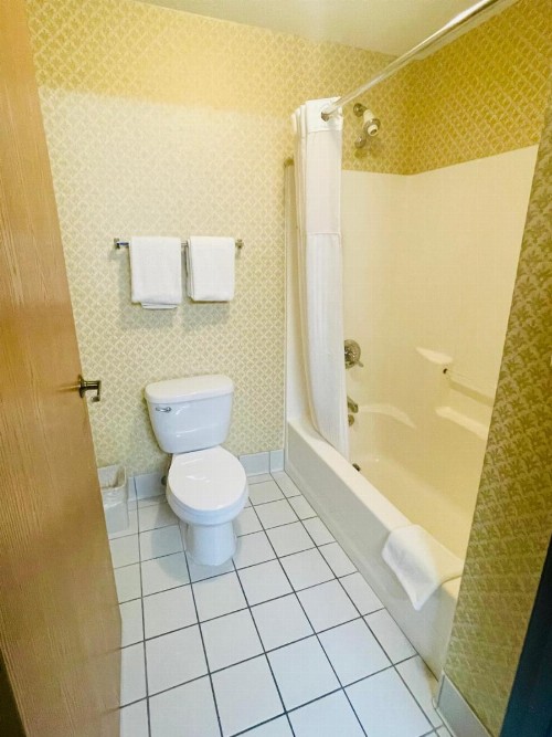 Baymont by Wyndham Indianapolis - image 38