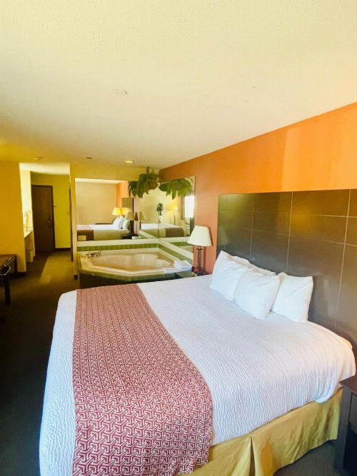 Baymont by Wyndham Indianapolis - image 40