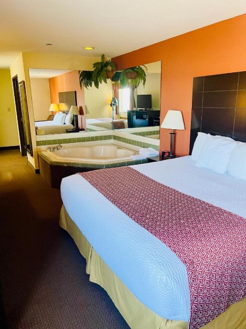 Baymont by Wyndham Indianapolis - image 42