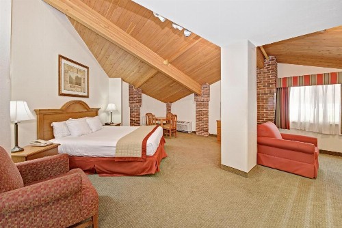 Baymont by Wyndham Indianapolis - image 7