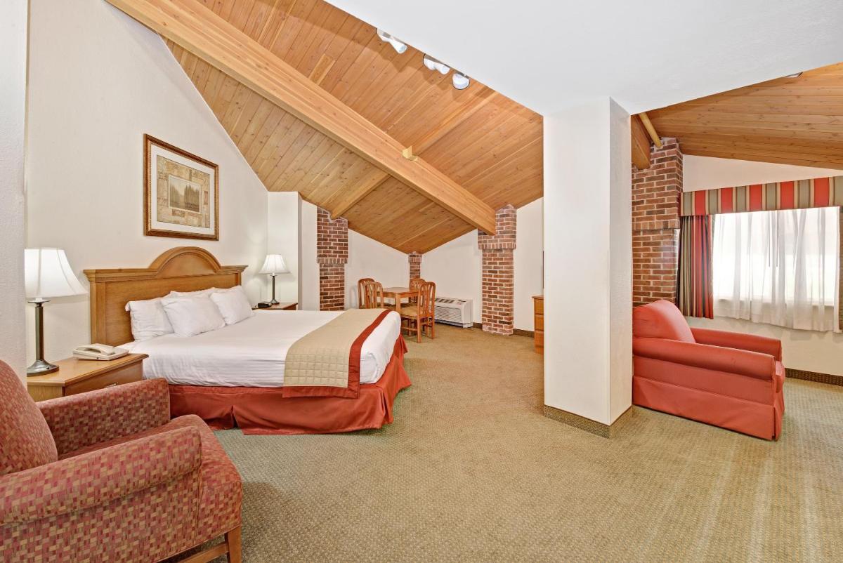 Baymont by Wyndham Indianapolis - image 7